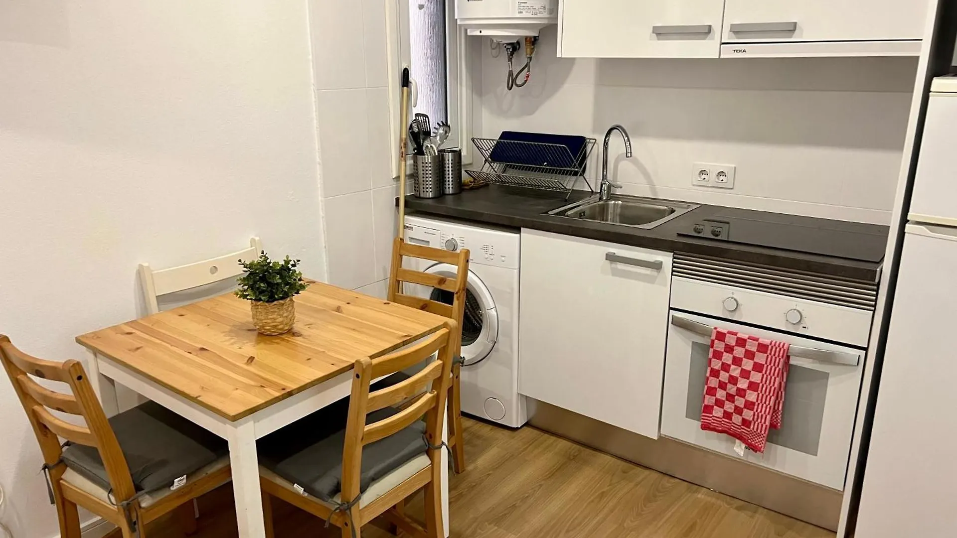 Charming And Quiet Apartments Near Barcelona contacts