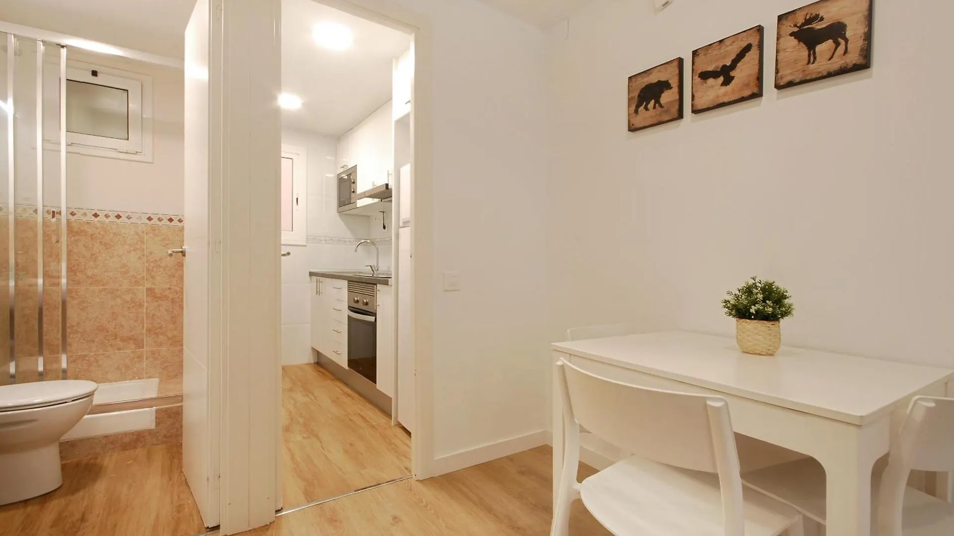 Charming And Quiet Apartments Near Barcelona L'Hospitalet de Llobregat 0*,  Spain